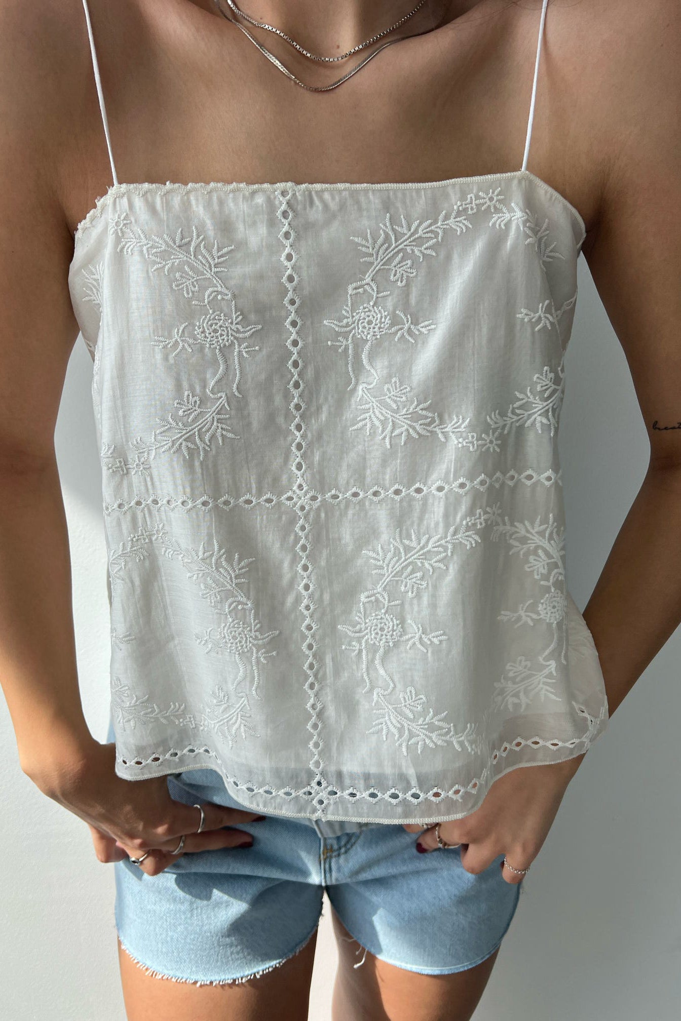 Brae Set Top