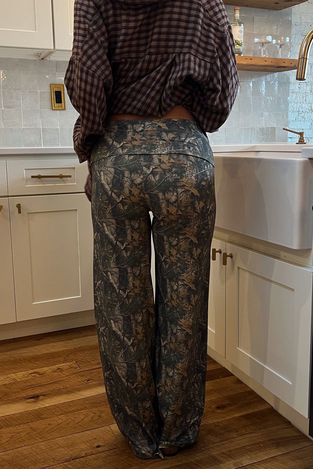 Hollows Pants