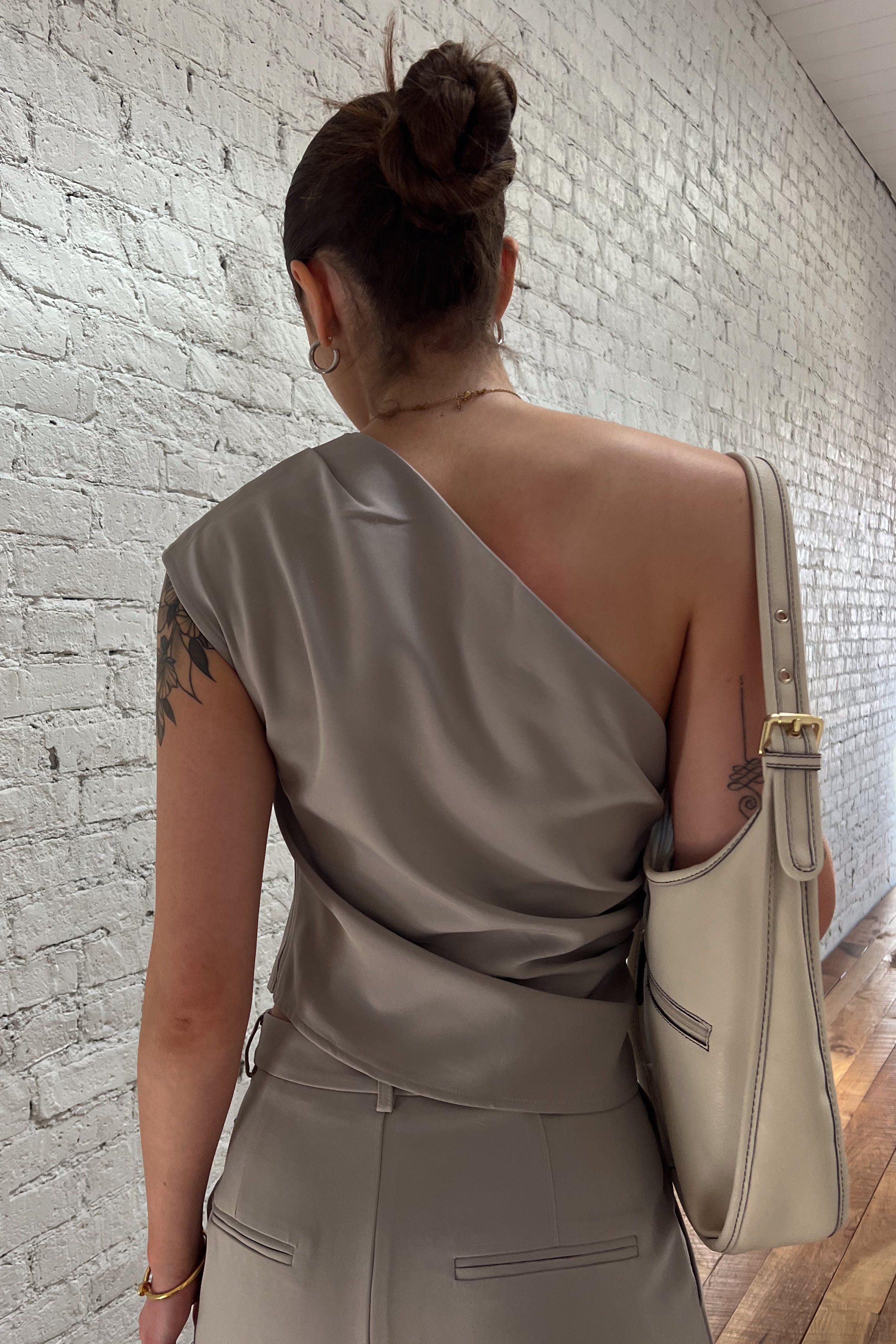 Tailored Set Top