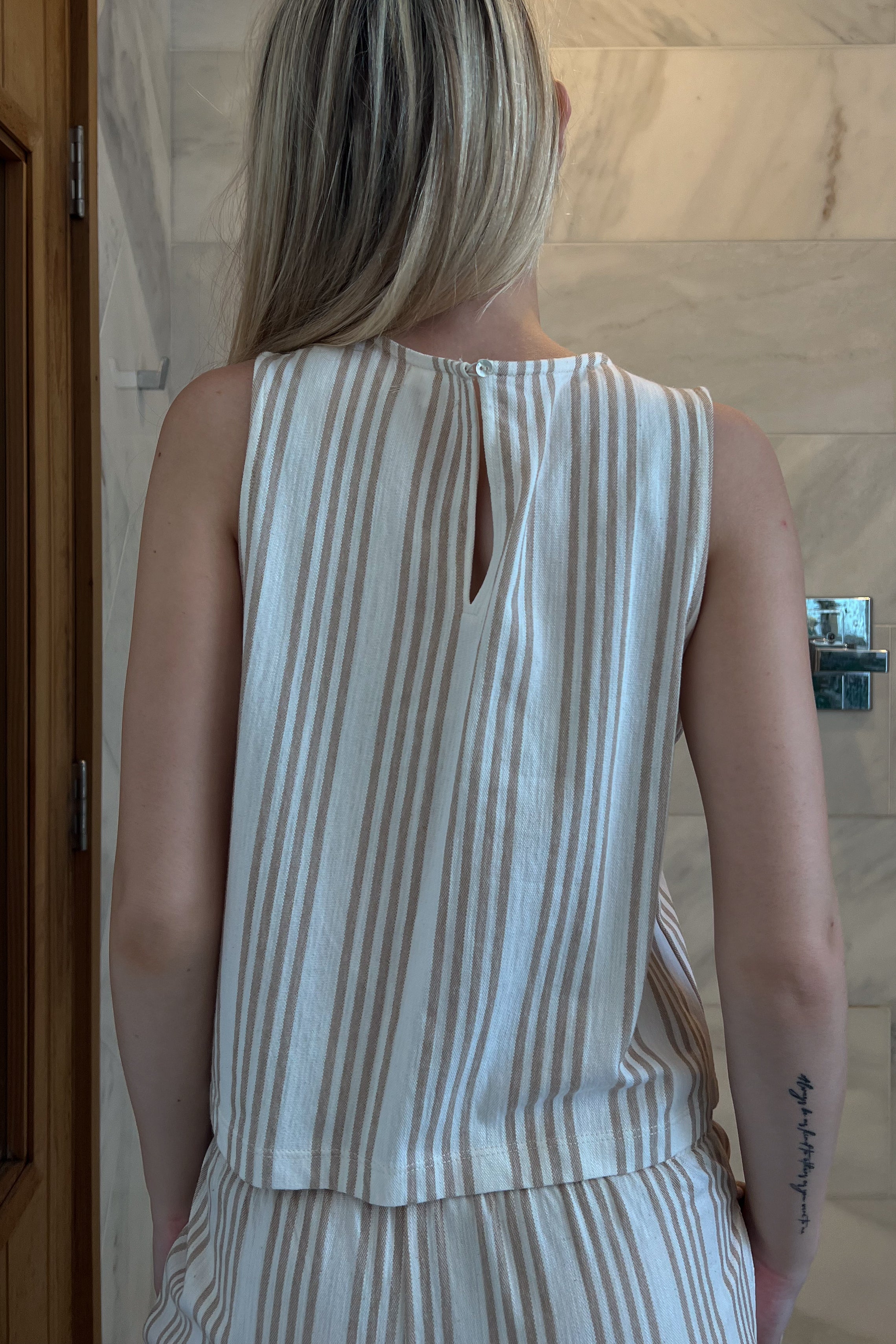 Aria Set Top
