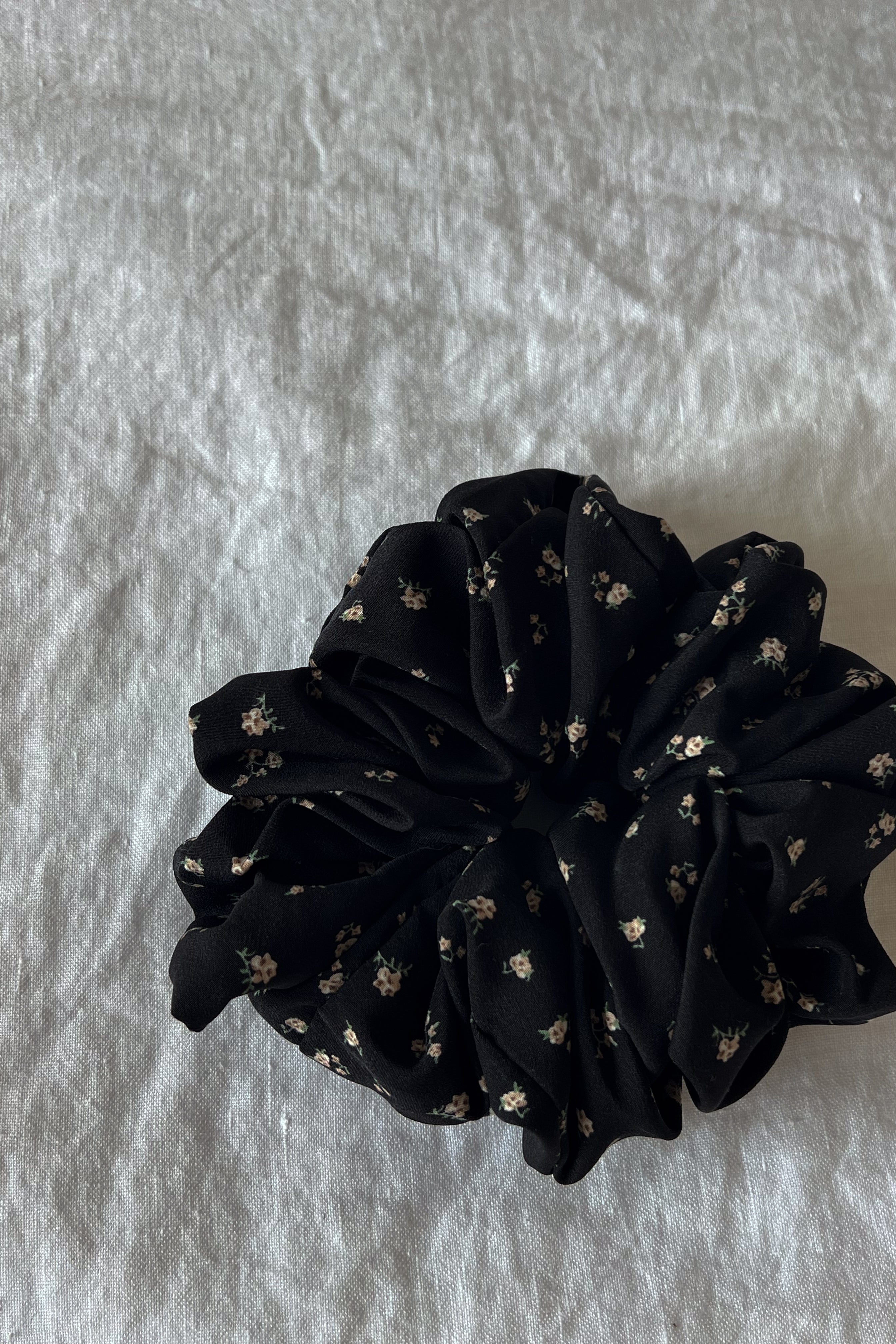 It Girl Scrunchie