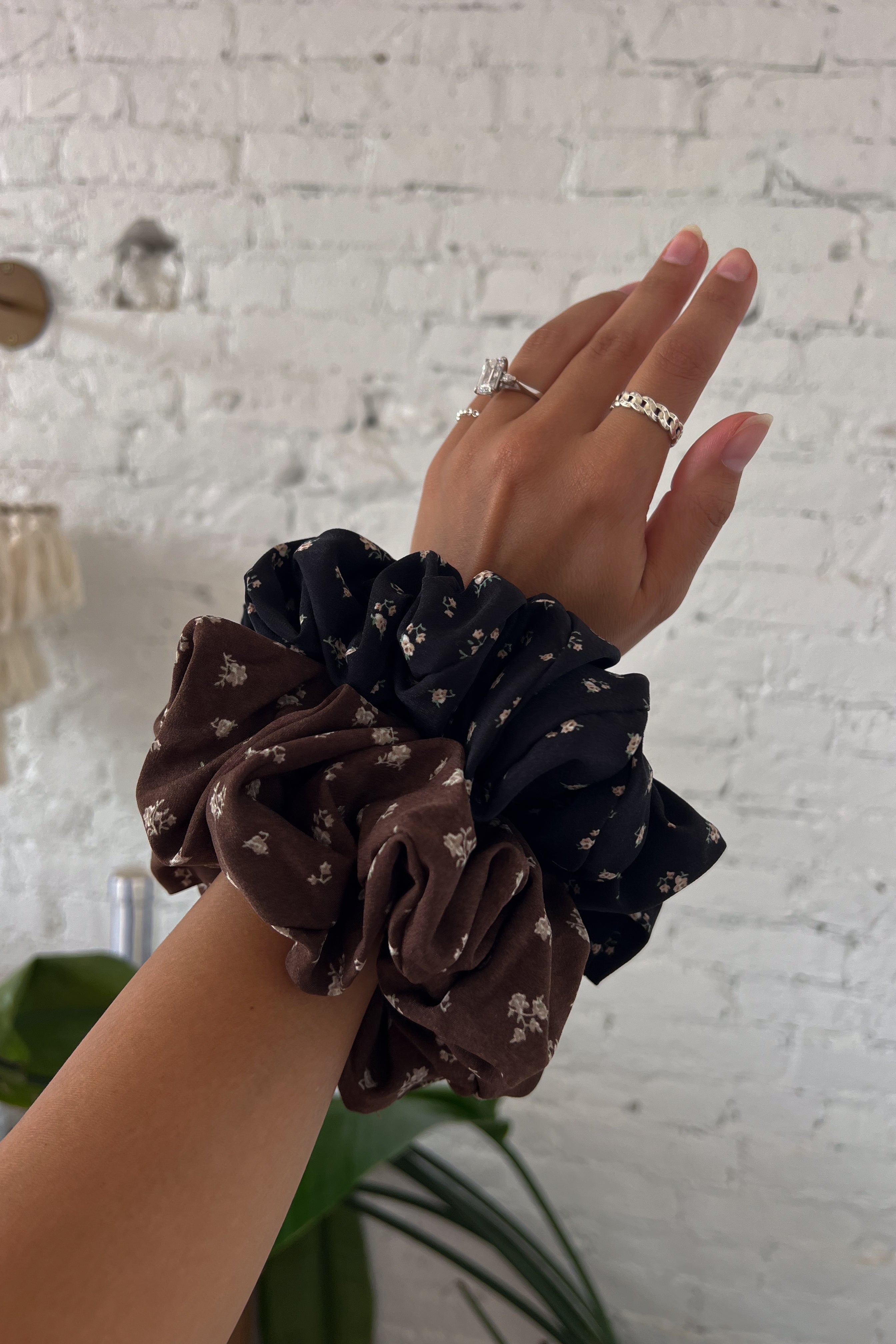 It Girl Scrunchie