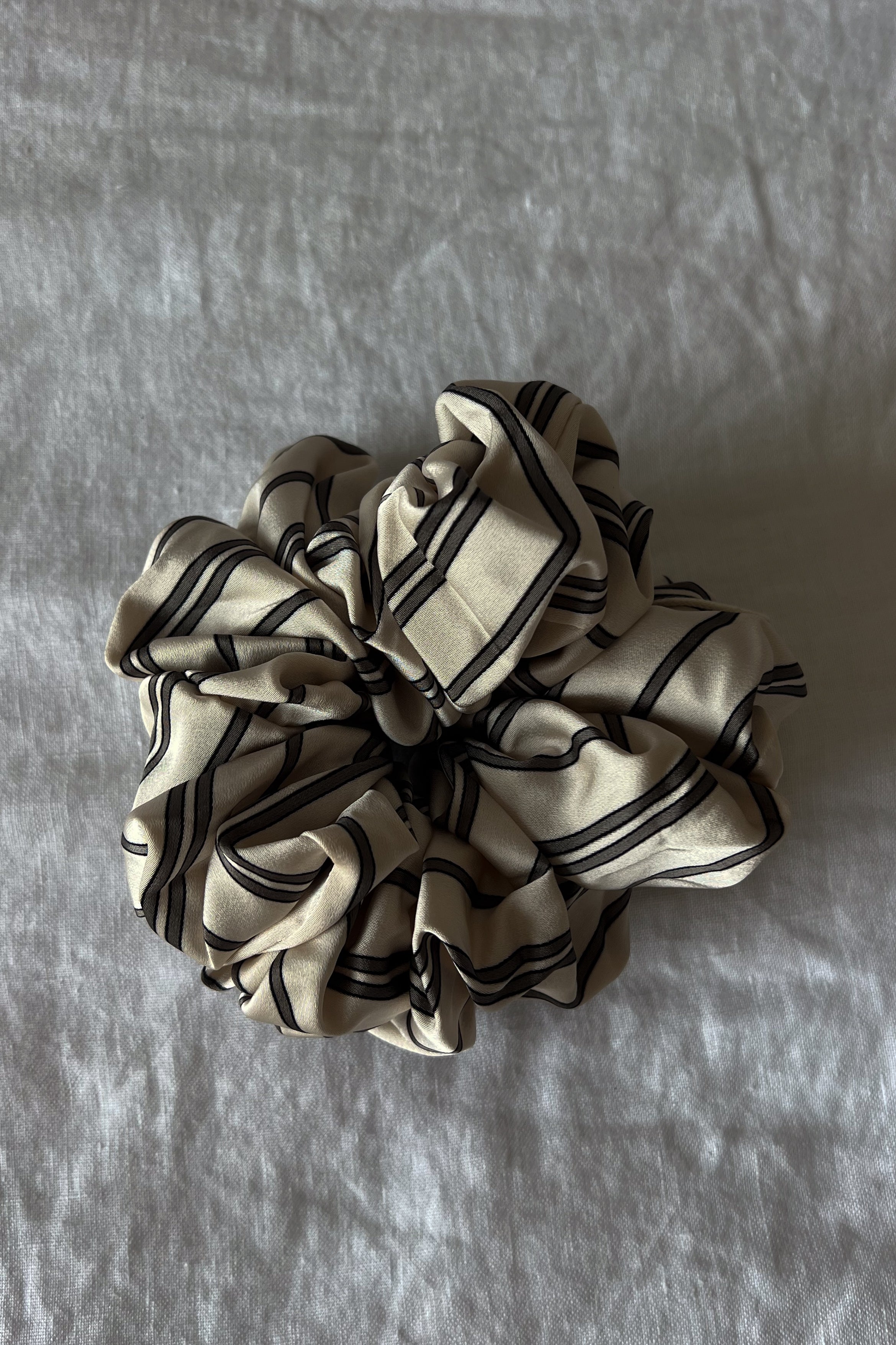It Girl Scrunchie