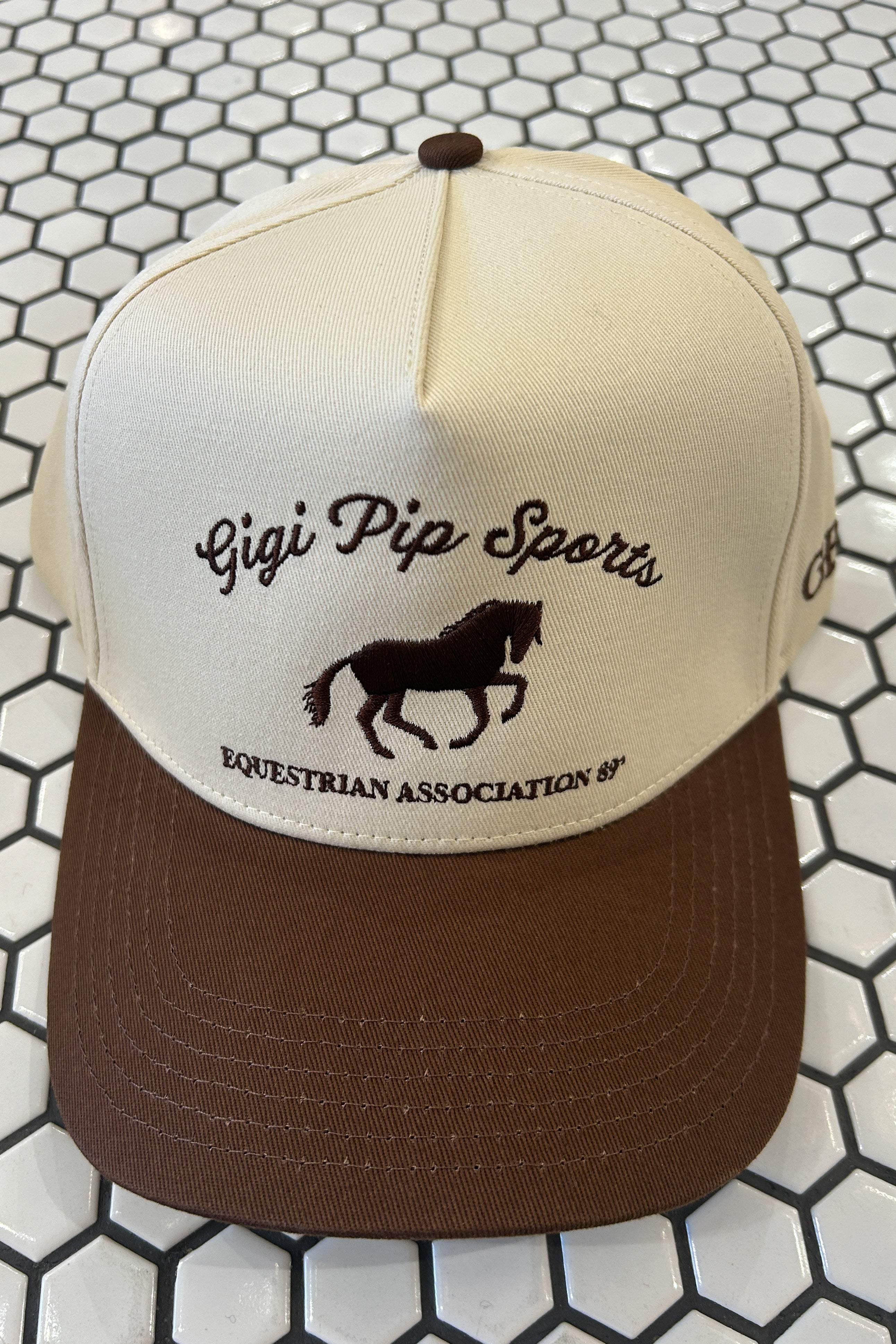 GIGI PIP Sports Trucker