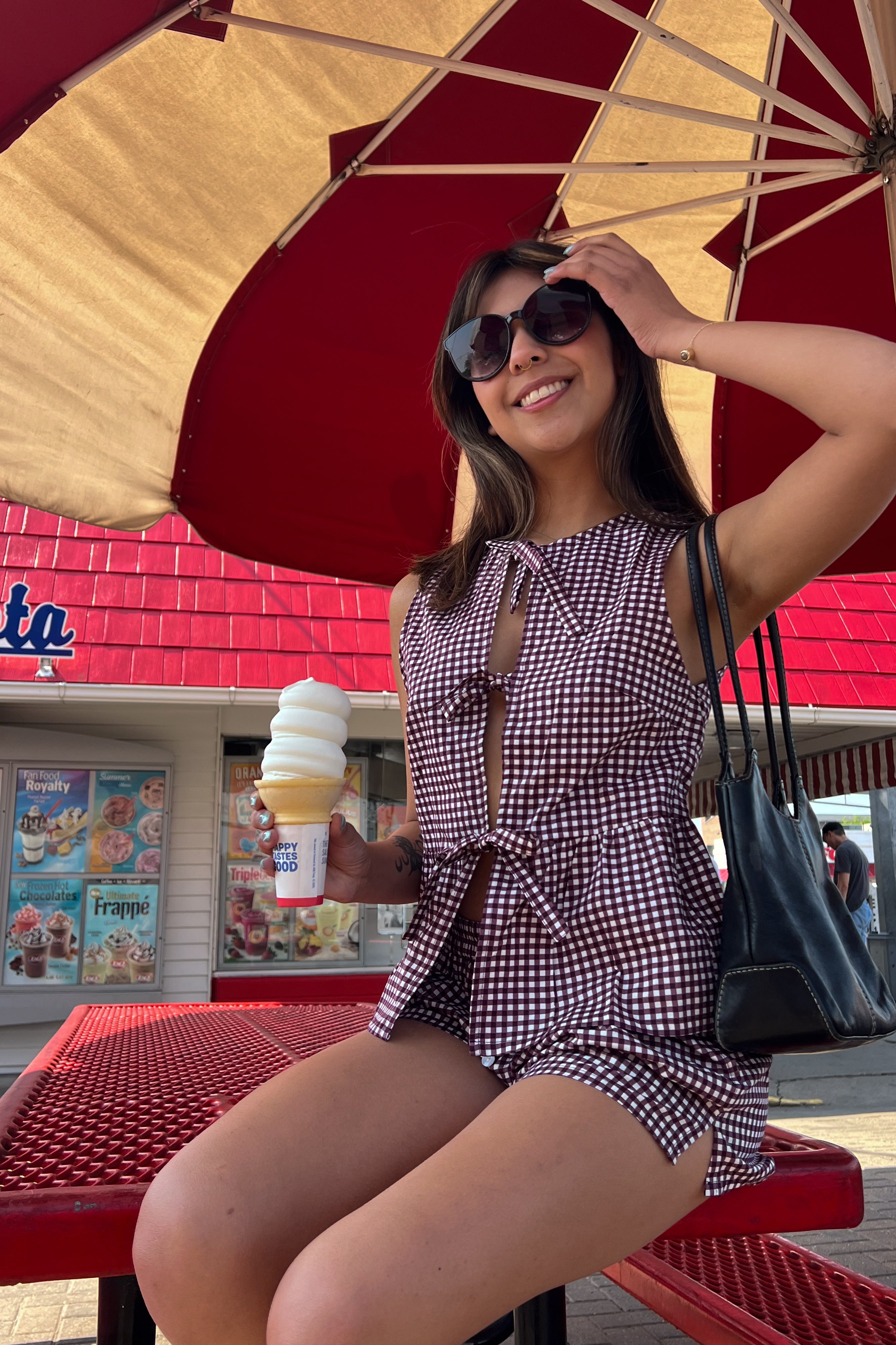 Parade Set Top